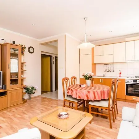 Bevanda - Three Bedroom With Terrace And Partial Sea View Appartamento *