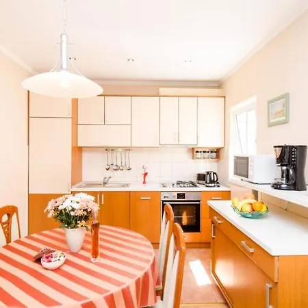 Bevanda - Three Bedroom With Terrace And Partial Sea View * Ντουμπρόβνικ