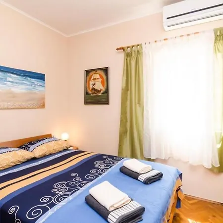Διαμέρισμα Bevanda - Three Bedroom With Terrace And Partial Sea View