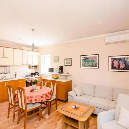 Διαμέρισμα Bevanda - Three Bedroom With Terrace And Partial Sea View